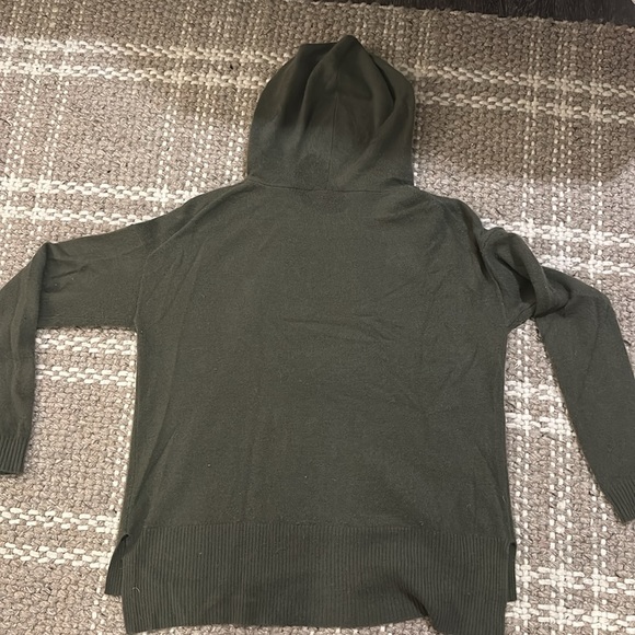 Barneys New York 100% Cashmere Sweater With Hood - Picture 6 of 7